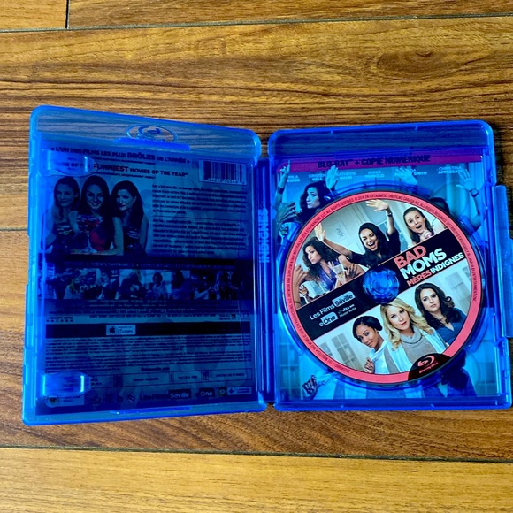 Bad Moms - on Blue-Ray and DVD - Picture 2 of 3